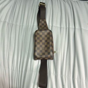 LOUIS VUITTON

Geronimo leather satchel